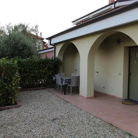 La Casa Di Mauro - Parcheggio Privato Gratuito - Mare E Ciclabile A Pochi Passi アパート